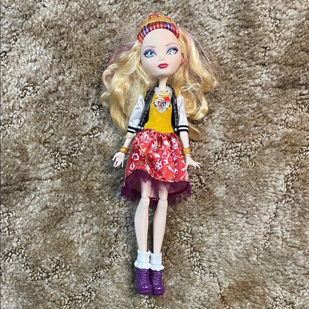 Ever After High Apple White School Spirit Doll Daughter of Snow Whiteâ